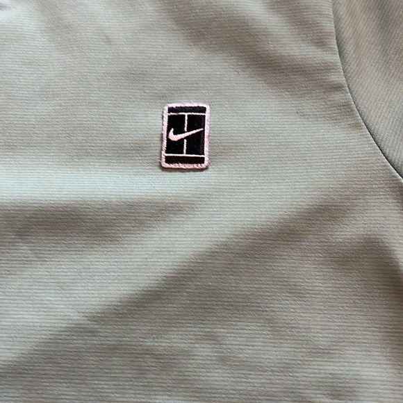 Women's NIKE TENNIS short sleeve DRI-FIT Shirt GREEN L 12-14 - Re-worked - Picture 2 of 8
